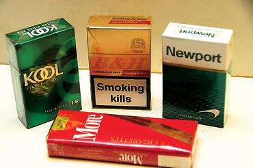 us duty free tobacco prices Duty free cigarettes in shop hi-res stock photography and images - Page 2