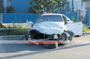 Driver injured in early morning crash - Jamaica Observer