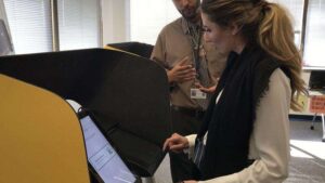 Los Angeles County Registrar develops new digital voting system ...