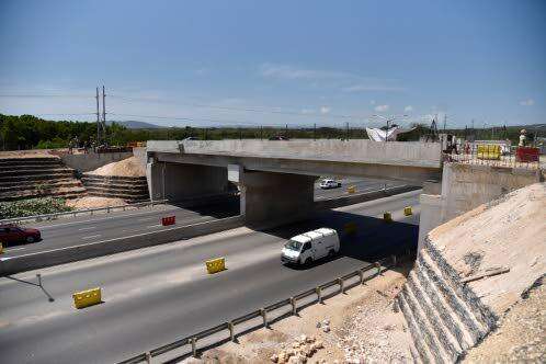 Pedestrians Must Now Use Overhead Bridge To Cross Mandela Highway pedestrians-must-now-use-overhead-bridge-to-cross-mandela-highway