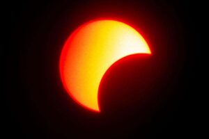 Huge crowds await a total solar eclipse in North America - Jamaica Observer