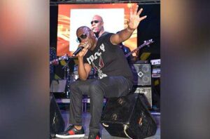 George Nooks treats senior citizens - Jamaica Observer