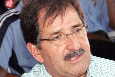 Simoes plans ‘crisis cabinet’ of ‘specialists’ if given Reggae Boyz job