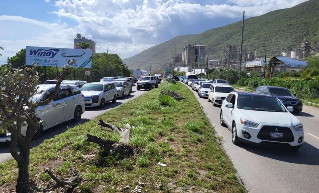 Traffic pileup in Rockfort after fatal shooting Jamaica Observer