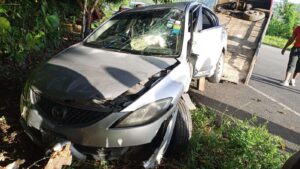 Two hospitalised after car crash in St Mary - Jamaica Observer