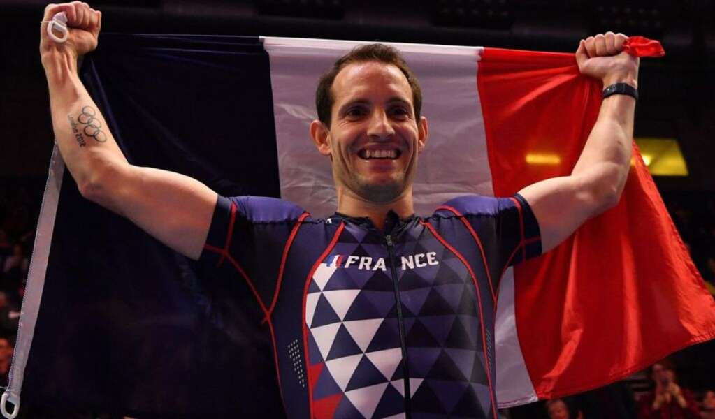 Pole vaulter Lavillenie misses worlds due to painful hamstring