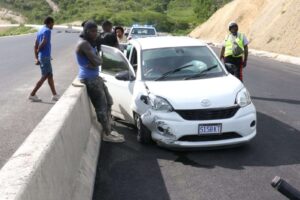 Woman hospitalised following car crash in St Thomas - Jamaica Observer