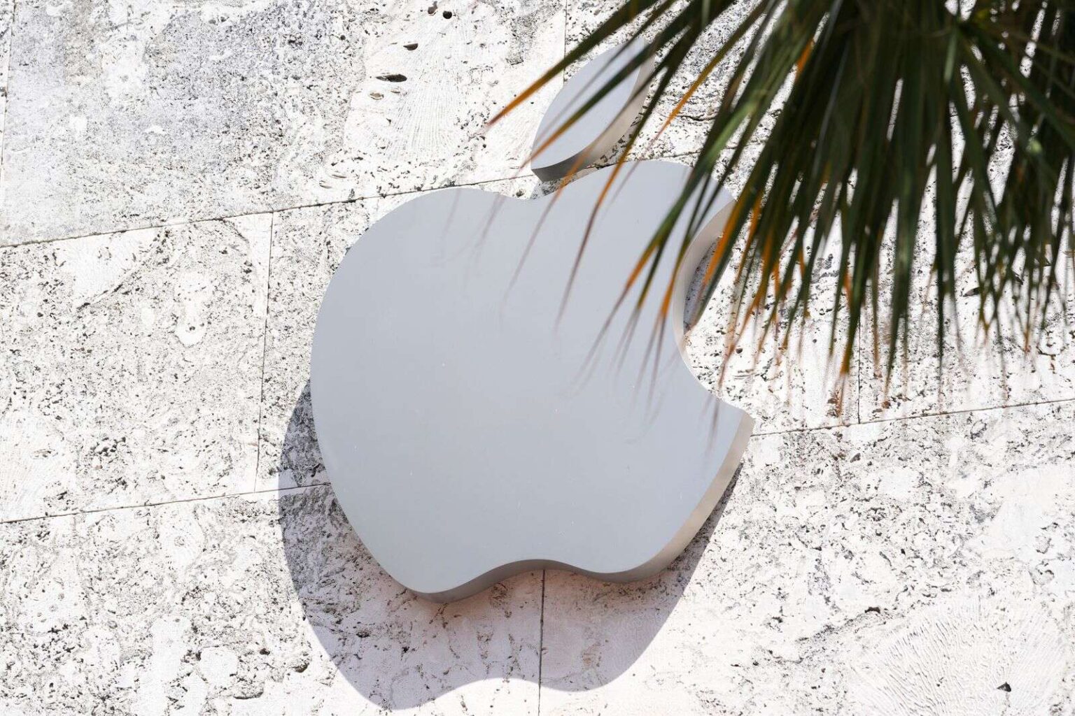 Apple agrees to 95 mn deal to settle Siri eavesdropping suit Jamaica