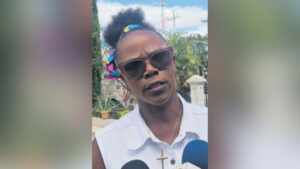 Bad road influences woman to run as independent - Vimarsana News