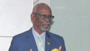 McKenzie urges councillors to help change negative view of local government - Vimarsana News