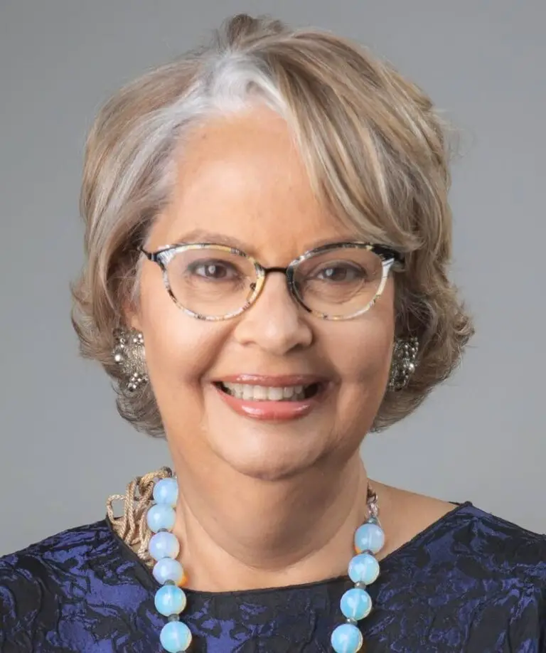 Patricia Francis honoured as International Woman of the Year by the Caribbean Women in Trade Organization - Vimarsana News