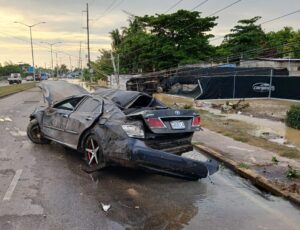 Broken water main leads to accident, traffic build-up along Coral Gardens main road