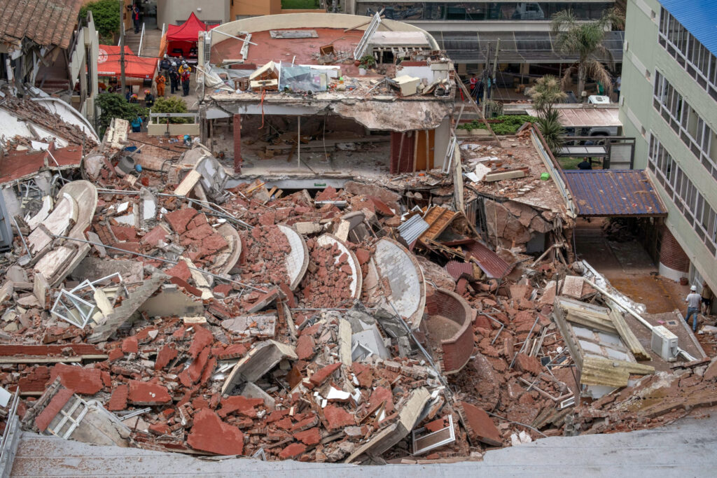 Second body recovered from collapsed Argentina hotel - Jamaica Observer