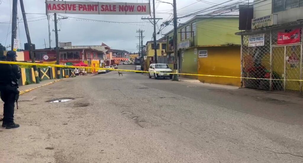 Manhunt launched for escaped alleged gunman in Spalding stand-off