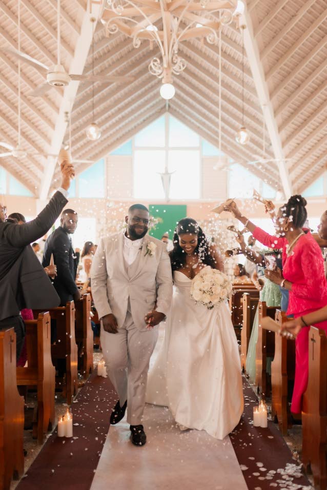 Image showcasing TSA Wait Times: Where to Find Up-to-Date Information at Airports