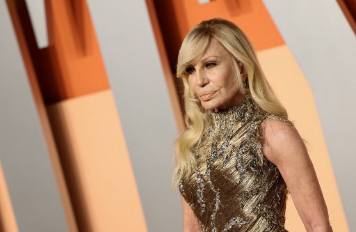 Donatella Versace po 28 letech končí jako kreativní ředitelka, nahradí ji Dario Vitale — image 1