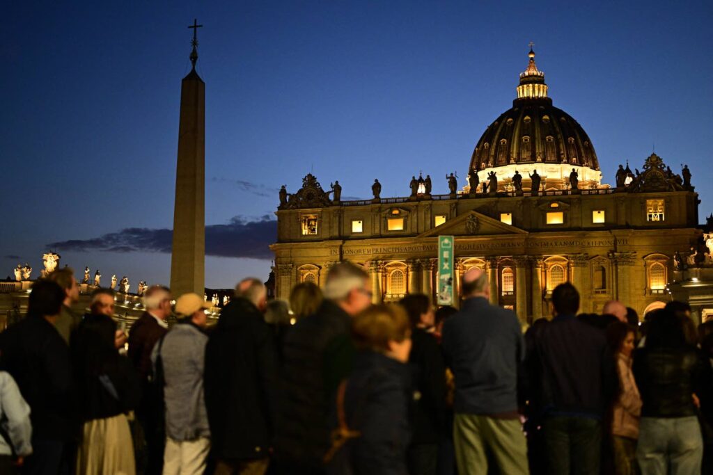 Vatican employees voice discontent in first poll