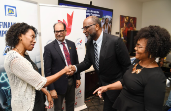 Basisleiter begrüßen Workshops zur finanziellen Allgemeinbildung