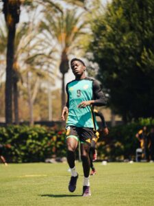 Kaheim Dixon wechselt auf Leihbasis zu Crawley Town FC