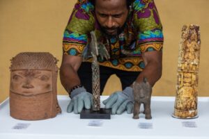 Nigeria erhält über 100 geplünderte Artefakte aus den Niederlanden.