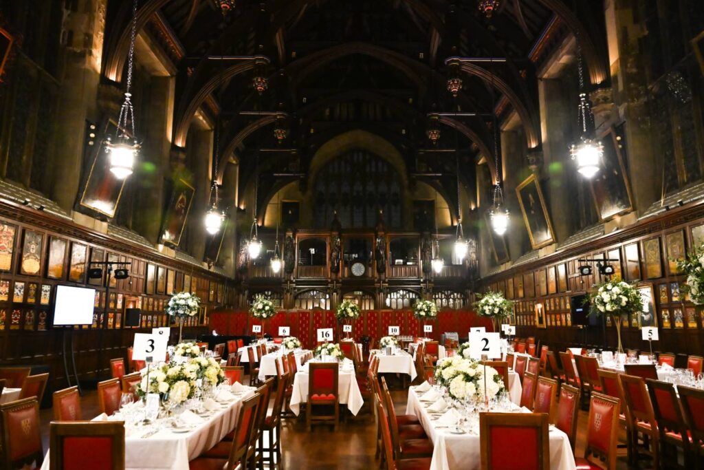 Sucesso em Londres: Jantar de Beneficência da UWI Celebra Excelência Caribenha e Impulsiona Educação!