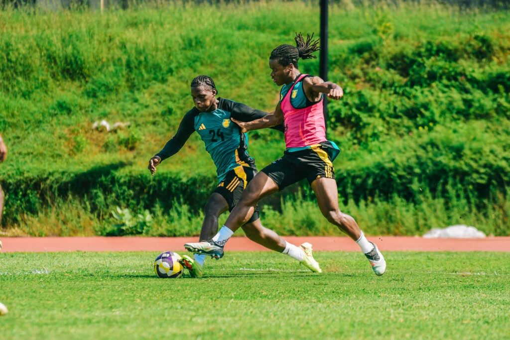 Reggae Boyz em Campo: Treino Intenso e Foco Total para as Eliminatórias da Copa do Mundo!