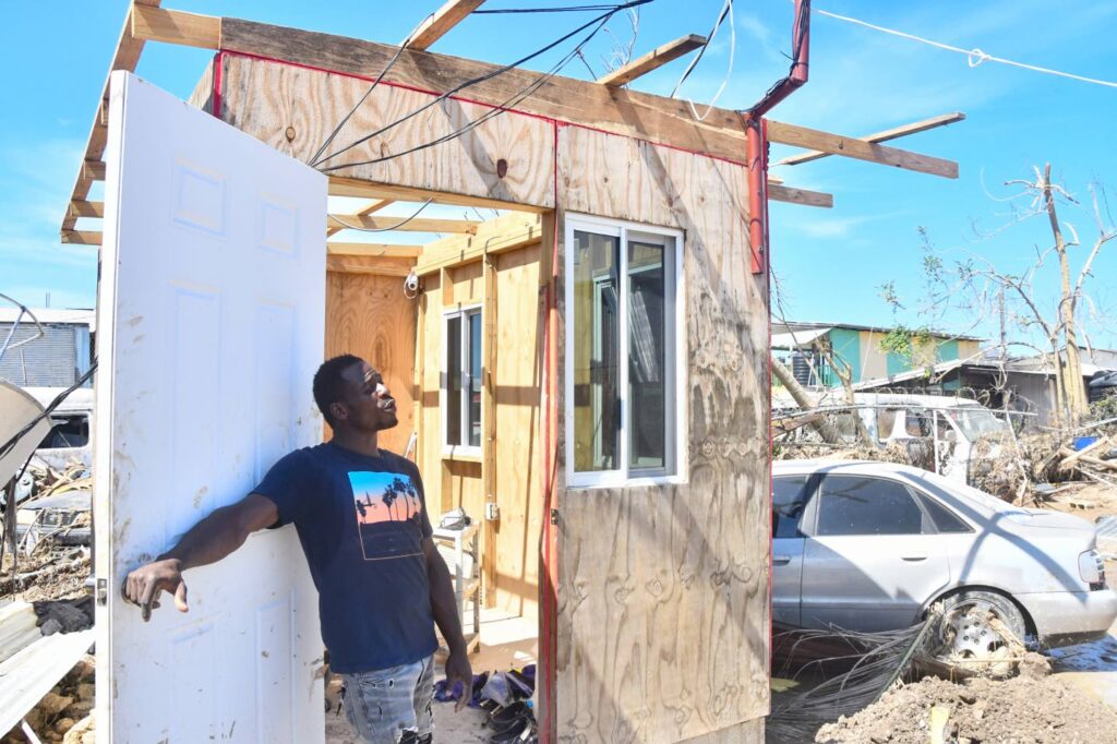 Melissa leaves tour guides stranded