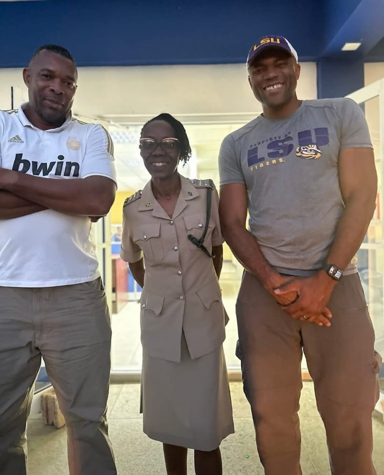 Jamaicko‑americký desetibojař vede obnovu Burnt Savannah po hurikánu Melissa