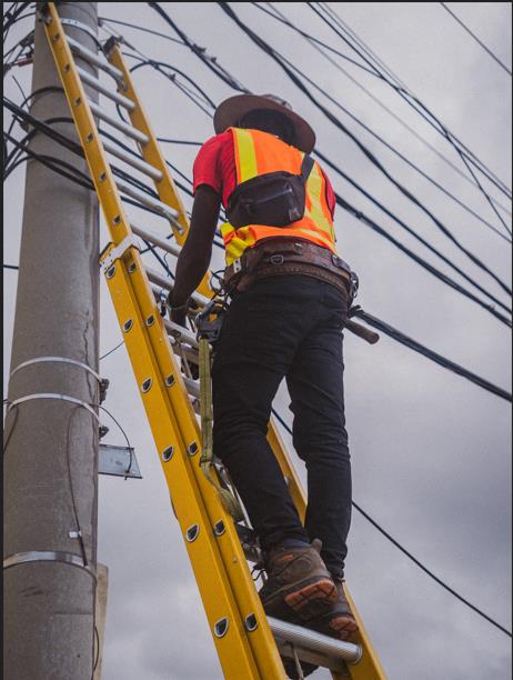 Digicel Restaura Conectividade Após Furacão Melissa: 57% das Torres de Celular Operacionais!
