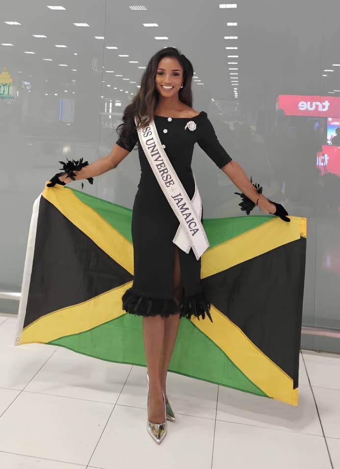 Miss Jamaica no Miss Universo: Queda no Palco e Luta pela Recuperação!