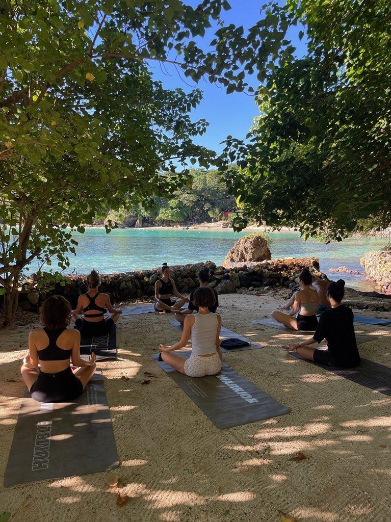 Great Huts Eco Resort Lança Programa de Bem-Estar 'Resilient Rhythms' Após Furacão: Saiba Mais!