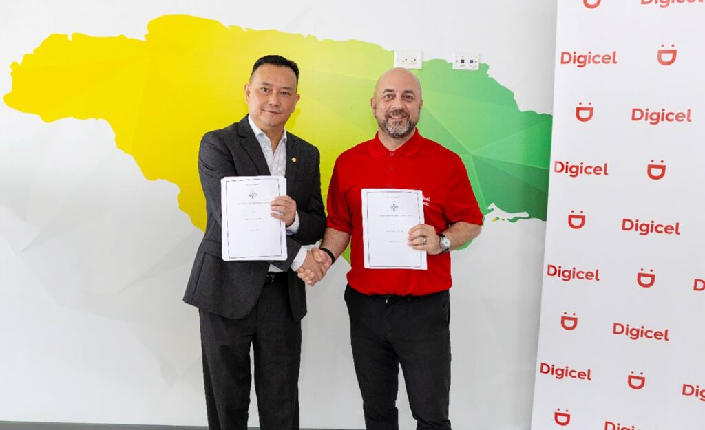 Digicel moves to hurricane-proof its fibre network