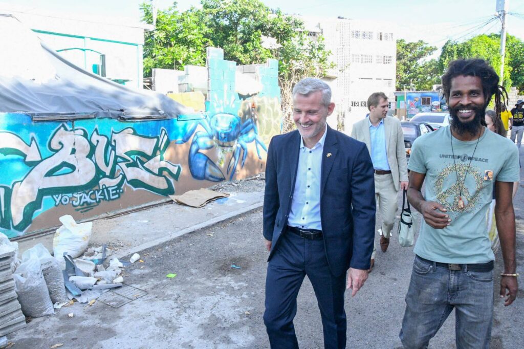 Diplomats delighted by street art in Tivoli
