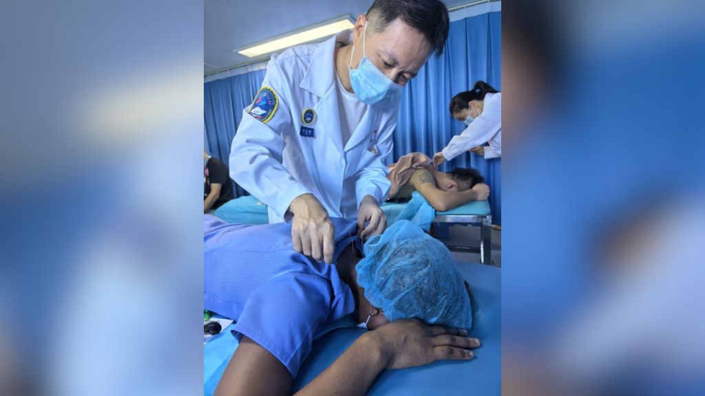 Hundreds treated as Chinese hospital ship draws crowds in MoBay