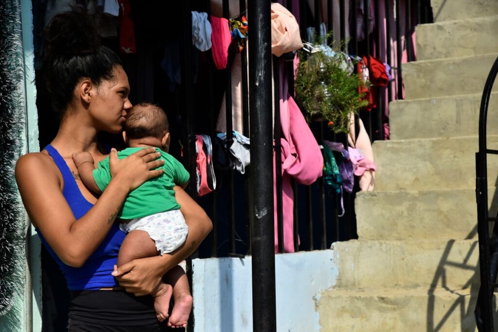 Despite precarious life in Colombia, Venezuelans rule out returning home soon