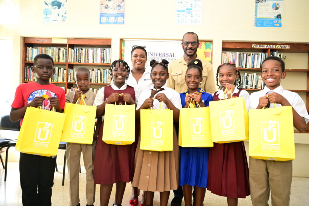 USF awards tablets to top PEP students in Clarendon North Central