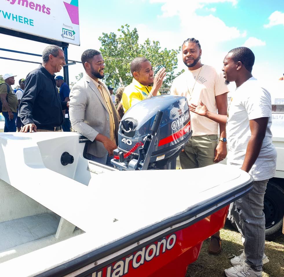 Pescador Recebe Presente Surpresa Após Retorno: Veja o Que Aconteceu!