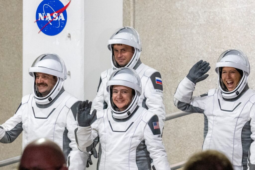 International crew set to dock at space station Saturday