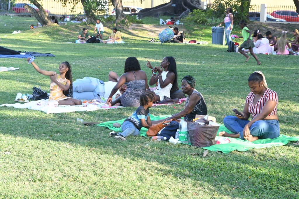 Old flames, new romances ignite at Lovers in the Park