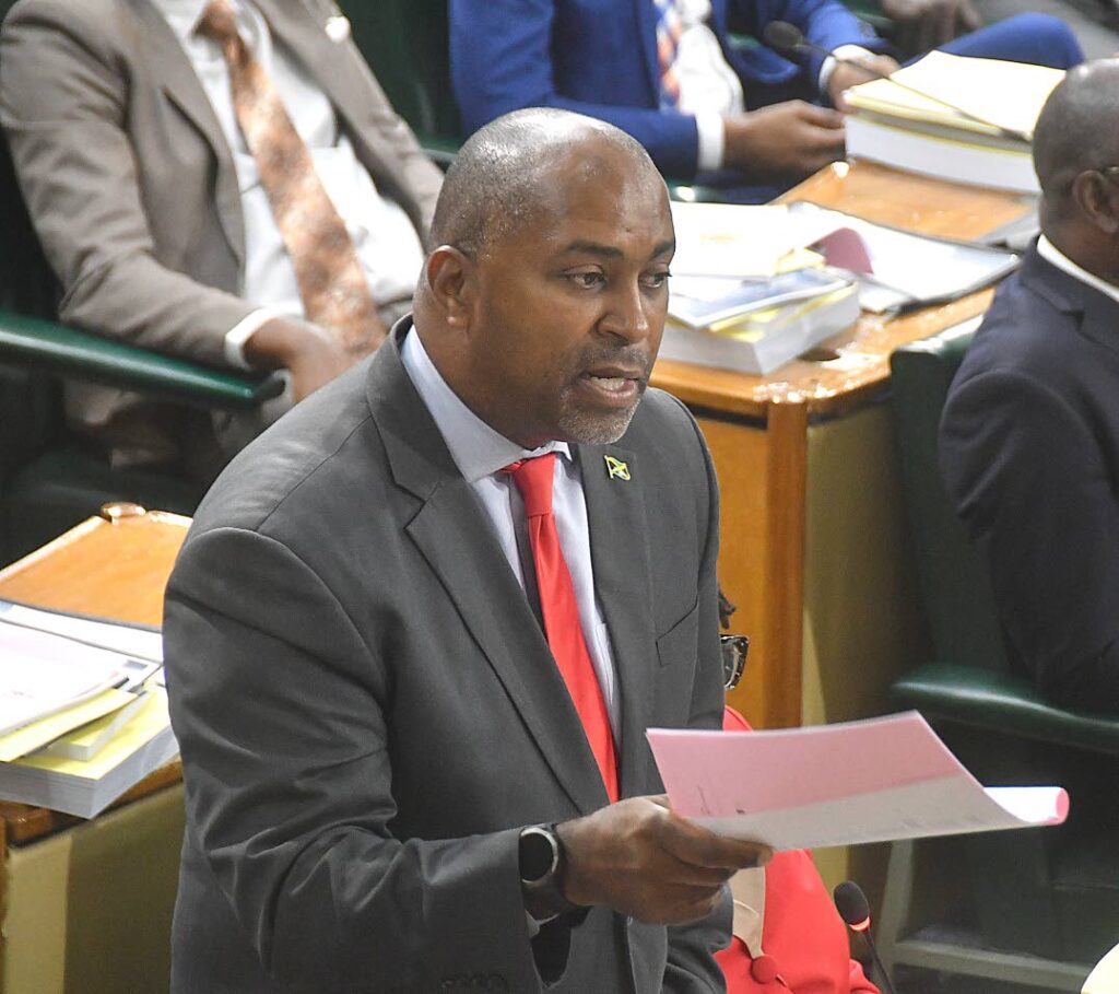 Govāt has money but itās not reaching those in need, says Robinson