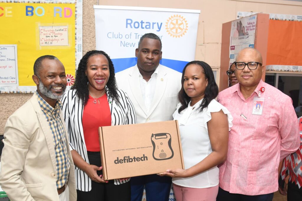 Rotary Club gifts AED to Duhaney Park Health Centre
