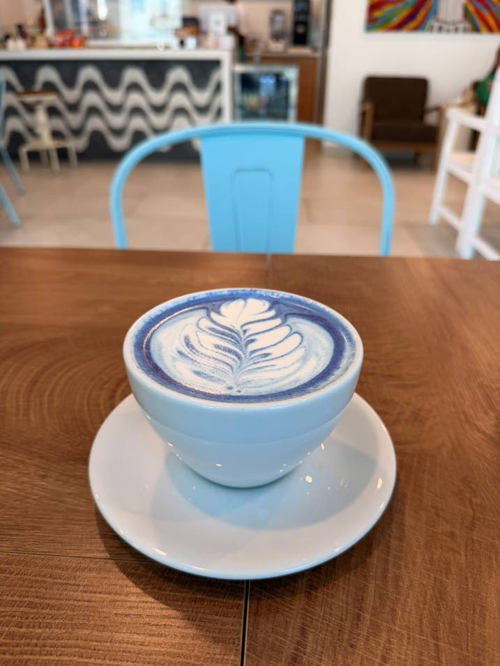 Blue Latte Rio by Léo Moço