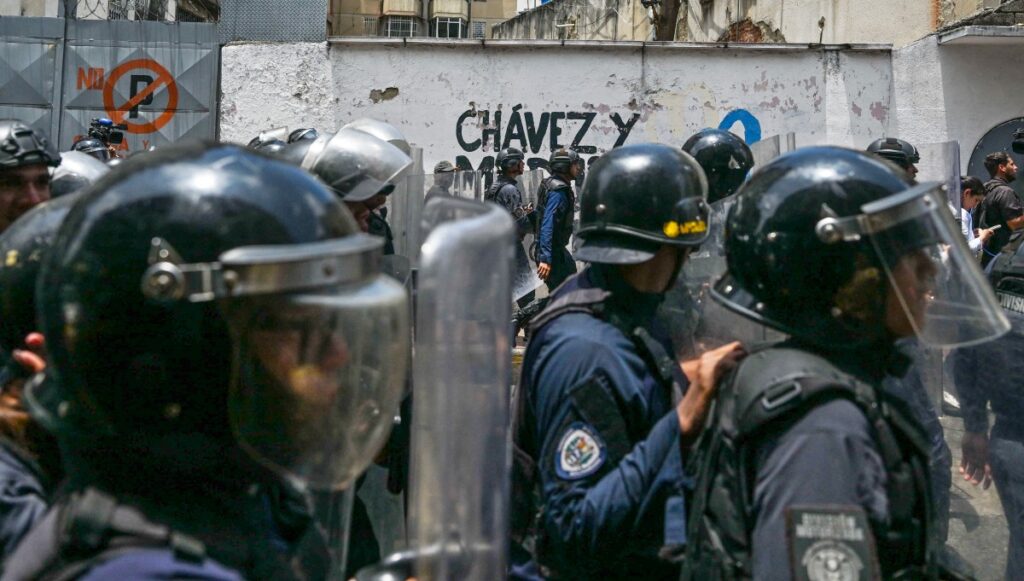 Venezuelan police fired tear gas on Thursday to disperse around 2,000 protesters who marched towards the presidential palace to demand salary and pension increases, AFP reporters saw.