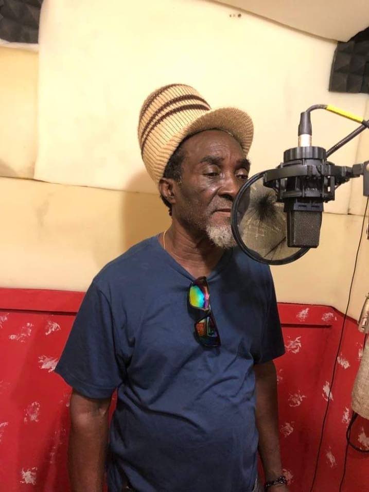 Singer Roland Burrell dies