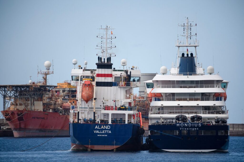 The final 22 people to leave a cruise ship hit by a deadly hantavirus outbreak will take a plane to the Netherlands on Monday rather than evacuate in two separate flights, Spain's health minister said.