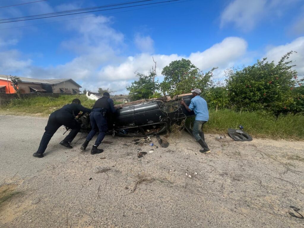 Clarendon NW residents protest over bad roads