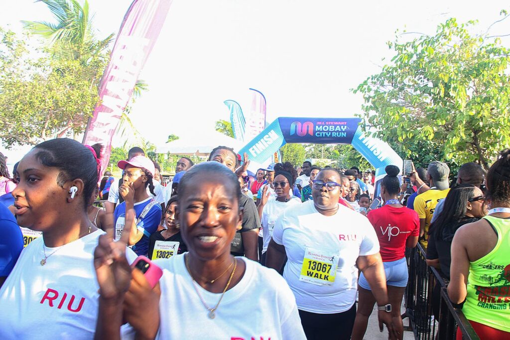 10,000-strong turnout for Jill Stewart Mobay City Run brings tears to Silvera