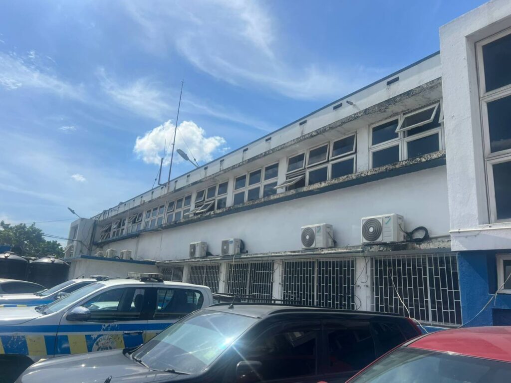 Berger Paints Jamaica drives Hunt’s Bay Police Station facelift