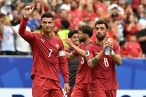 Fernandes hails Portugal’s ‘greatest symbol’ Ronaldo, calls for unity