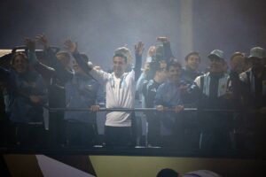 Thousands welcome home Argentina squad, without Messi, despite World Cup loss
